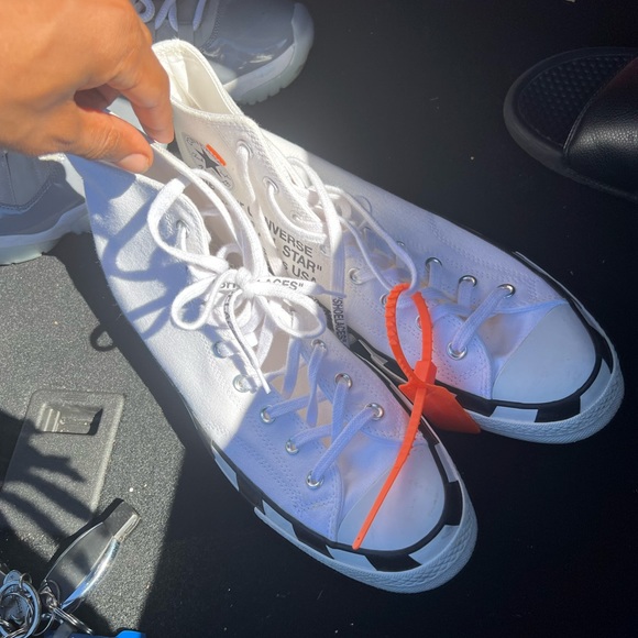 Off white converses - Picture 2 of 4